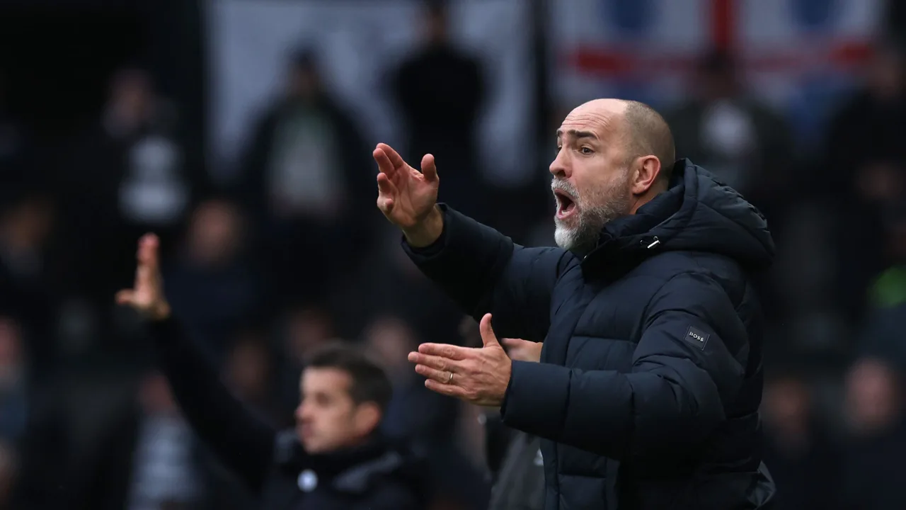 رد فعل حاسم من نادي توتنهام لدعم حارسه عقب واقعة اللقطة الكوميدية